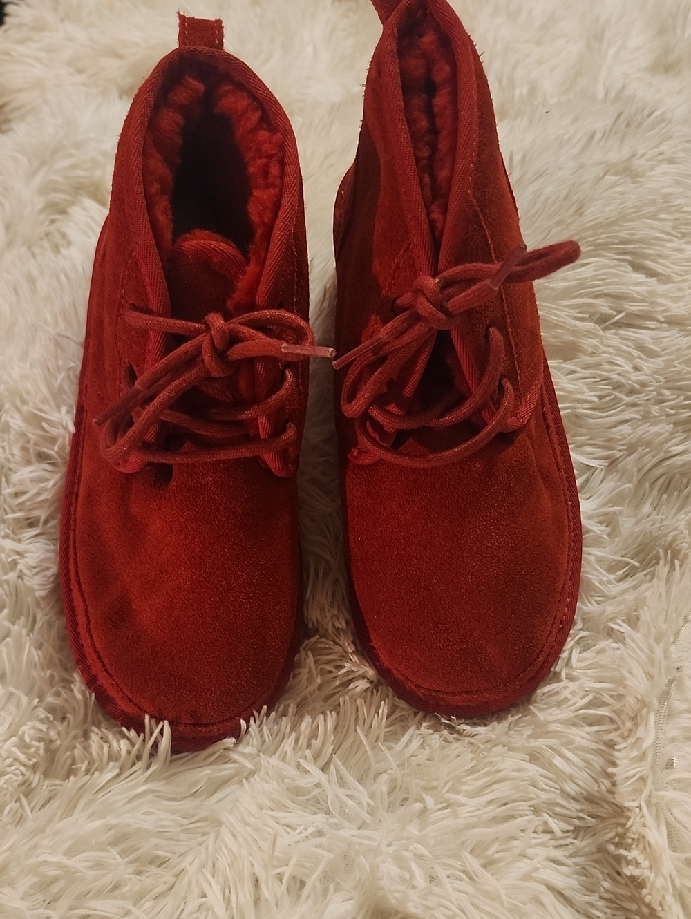 Kids UGG Neumel II Chukka Boots Red Suede Lace-Up Boots Size 4
